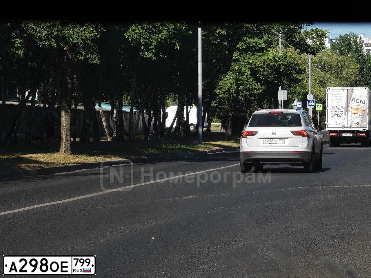 Фото автомобиля VOLKSWAGEN TIGUAN, 2019 — госномер Е474СН147