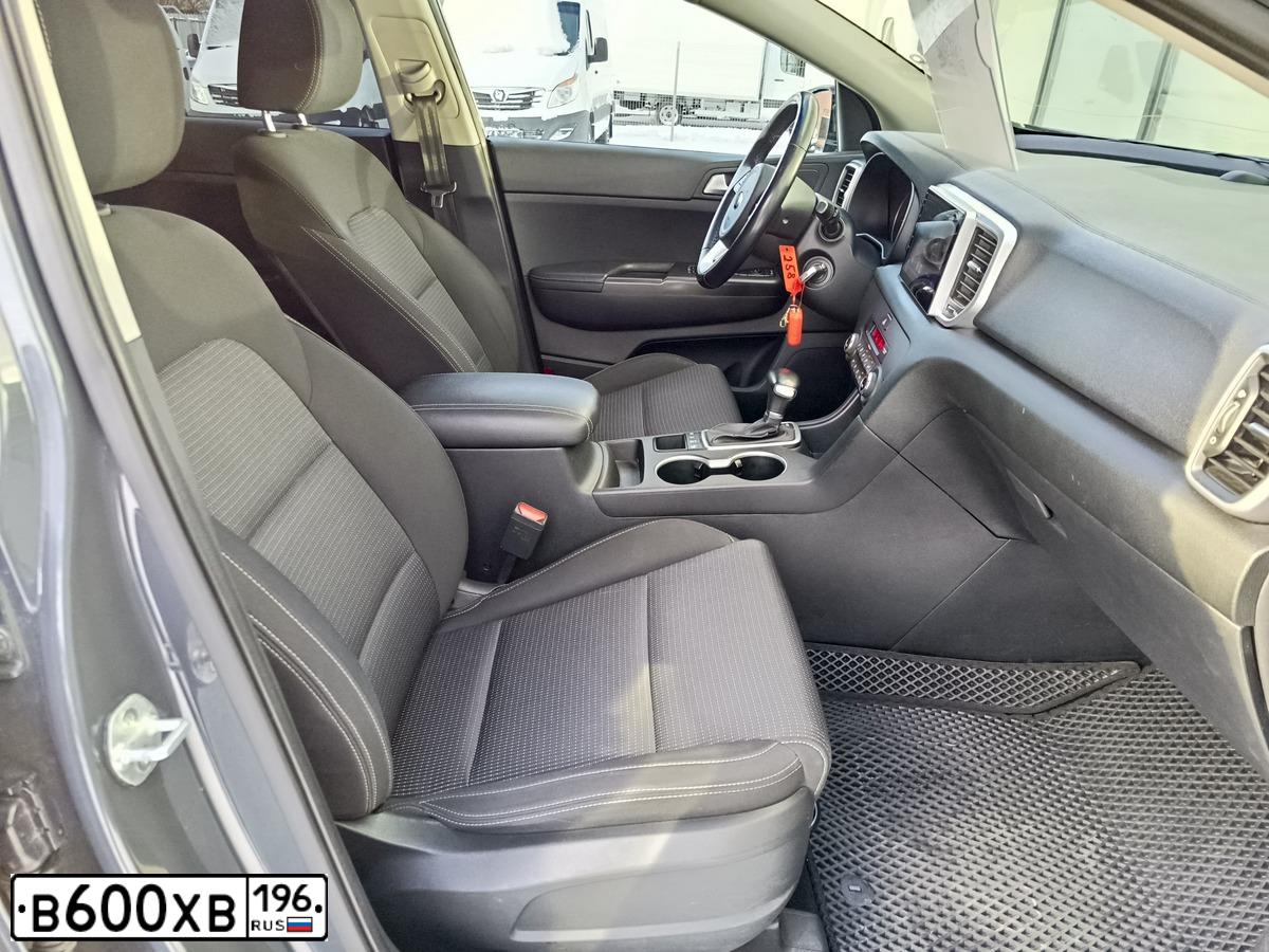 Фото автомобиля FORD FIESTA / ASPIRE, 2006 — госномер В600ХВ196. Цвет: СИРЕНЕВЫЙ