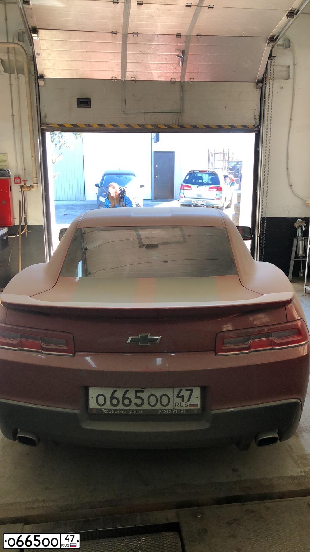 Фото автомобиля CHEVROLET CAMARO, 2014 — госномер Х596ВР763. Цвет: Красный
