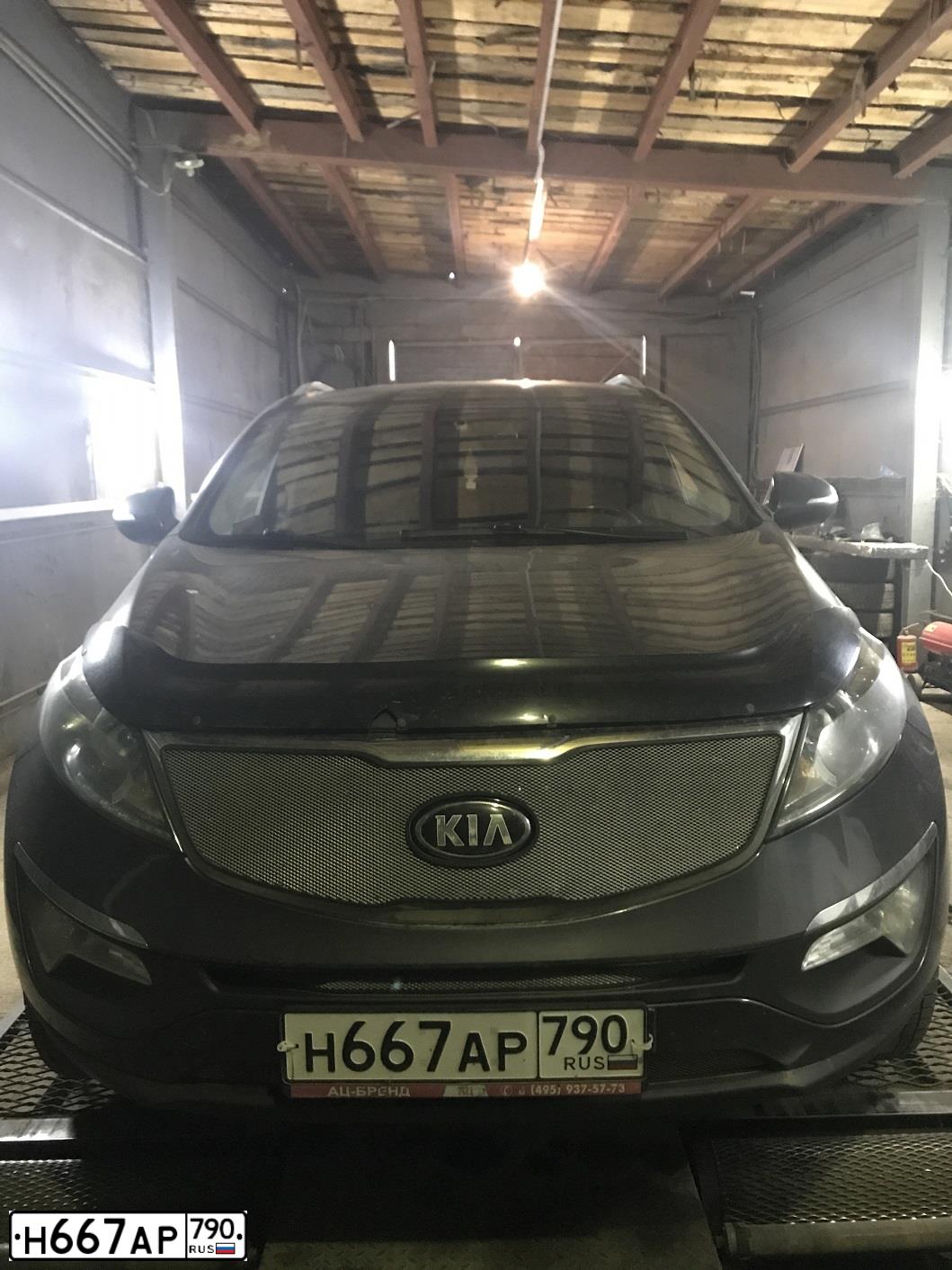 Фото автомобиля KIA SPORTAGE, 2014 — госномер Н667АР790. Цвет: СЕРЫЙ