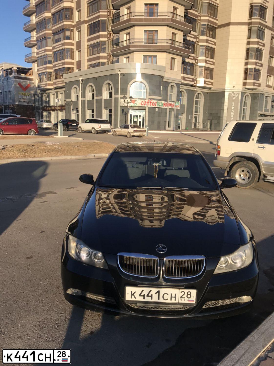 Фото автомобиля BMW SERIE 3, 2007 — госномер К441СН28. Цвет: ЧЕРНЫЙ