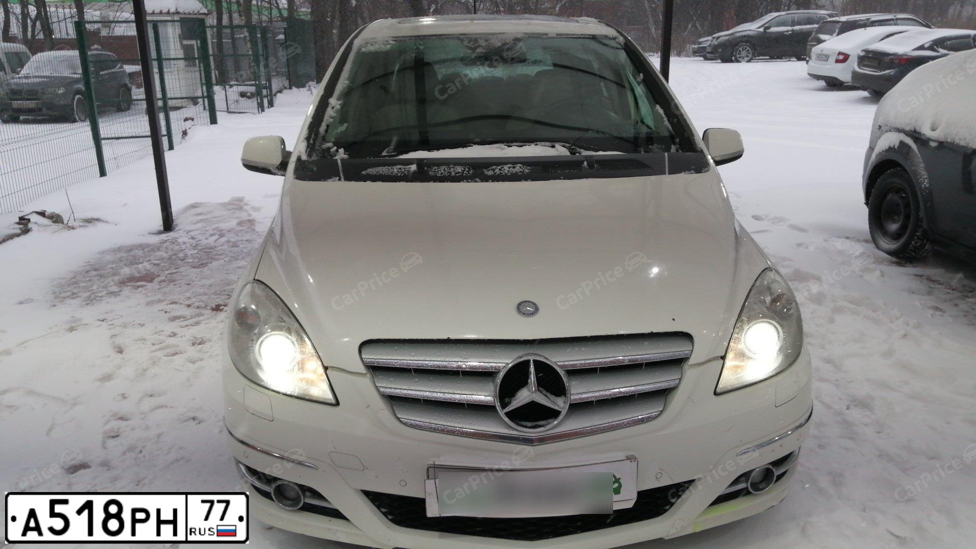 Фото автомобиля MERCEDES B-KLASSE, 2008 — госномер У492СР799. Цвет: Белый