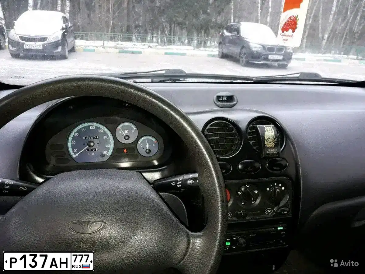 Фото автомобиля SUBARU FORESTER, 2013 — госномер Р137АН777. Цвет: ЗЕЛЕНЫЙ