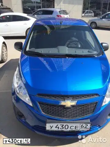 Фото автомобиля CHEVROLET SPARK, 2013 — госномер У430СЕ62. Цвет: СИНИЙ