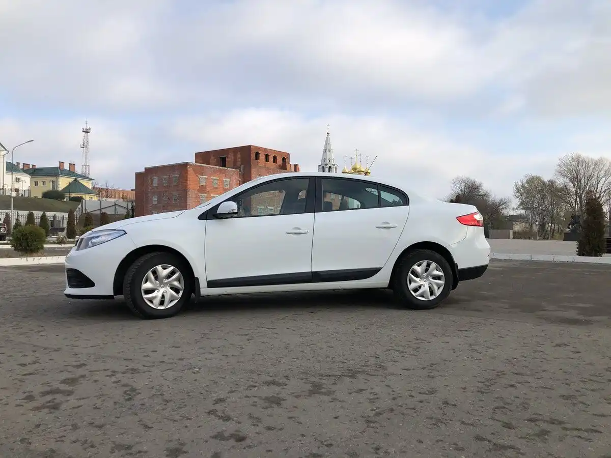 Фото автомобиля RENAULT FLUENCE, 2013 — госномер С997ТУ152. Цвет: Белый