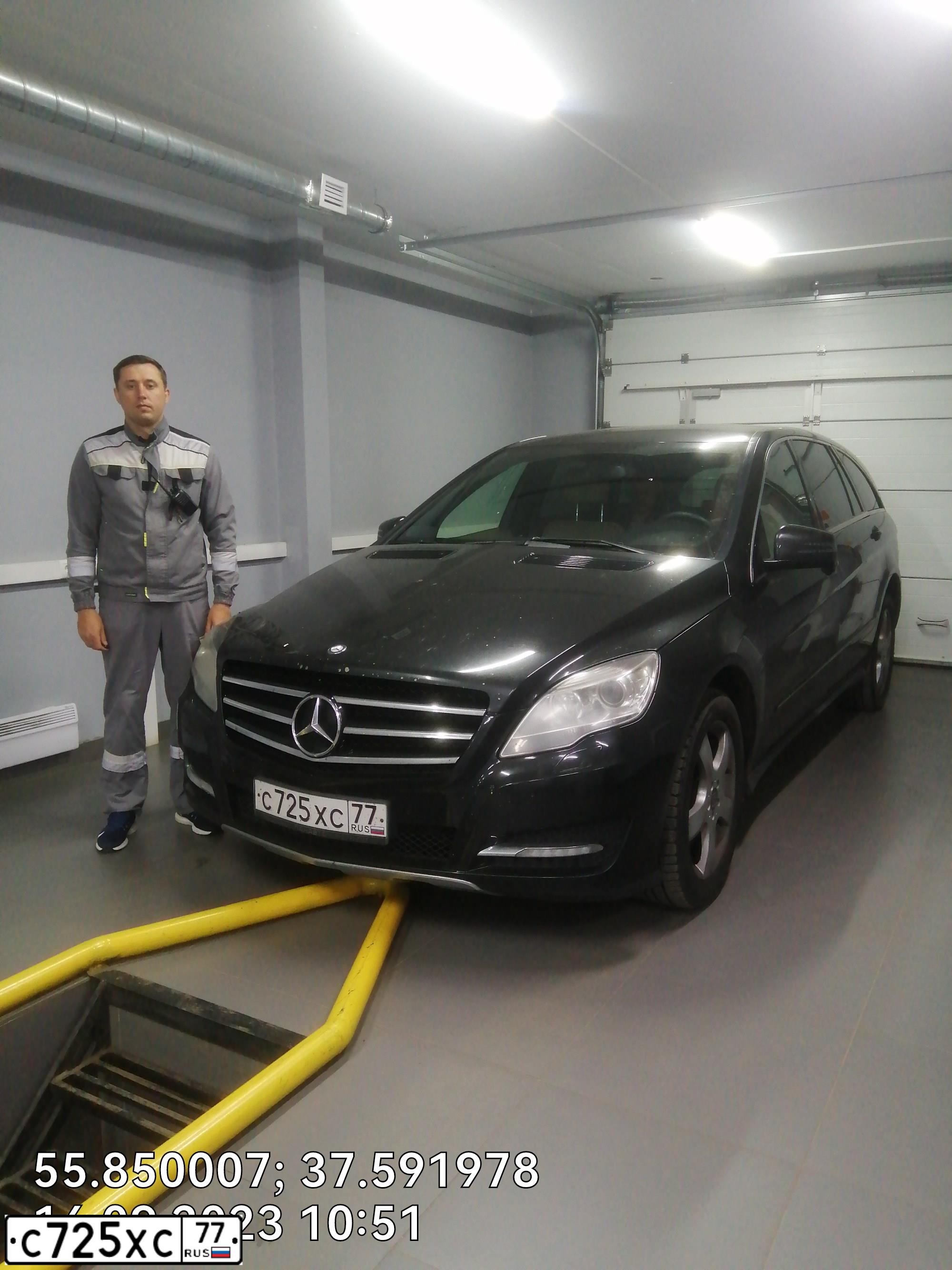 Фото автомобиля MERCEDES R-KLASSE, 2012 — госномер С725ХС77. Цвет: ЧЕРНЫЙ