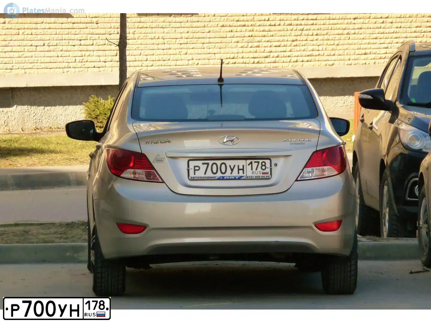 Фото автомобиля HYUNDAI SOLARIS, 2011 — госномер А238ОР51. Цвет: БЕЖЕВО-СЕРЫЙ