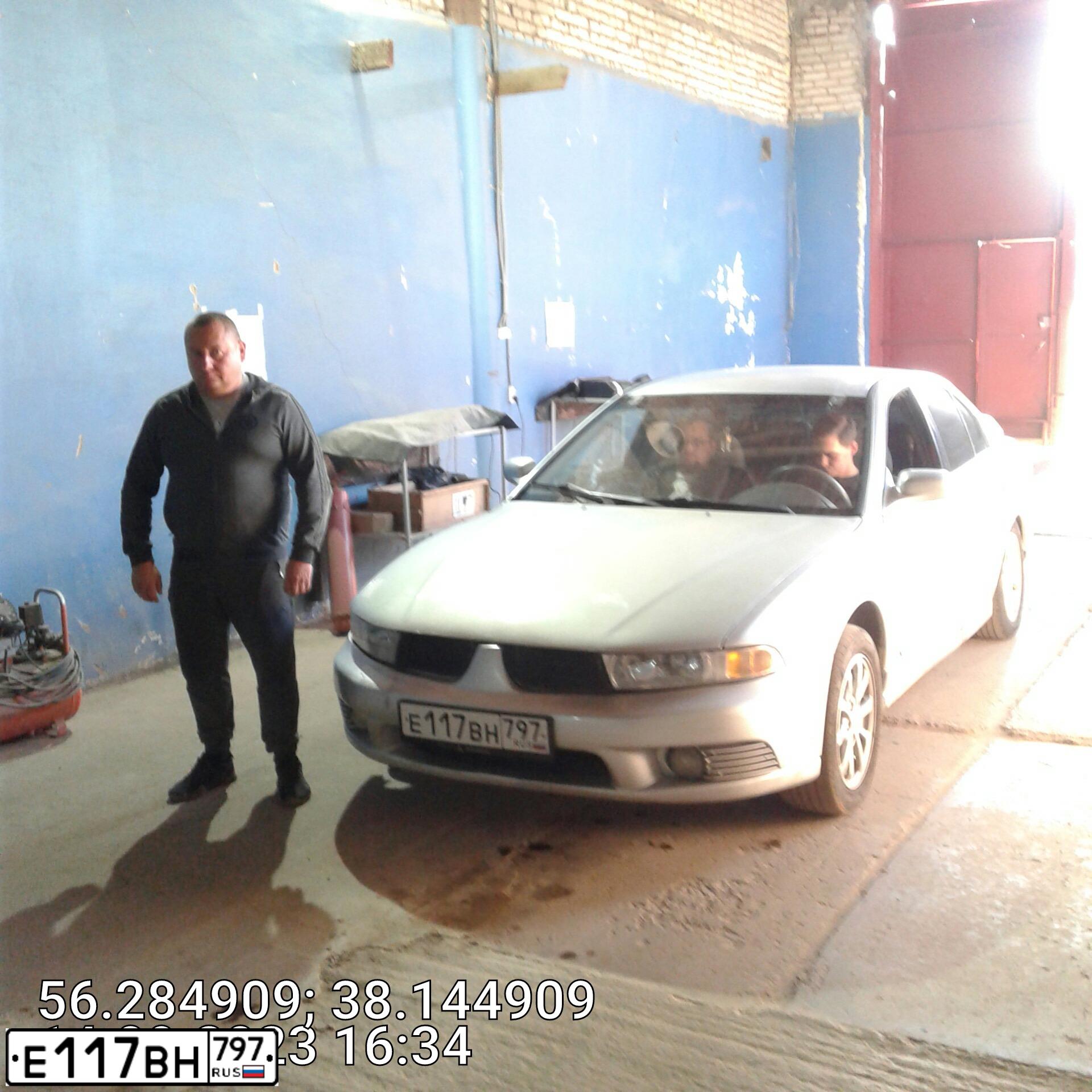 Фото автомобиля MITSUBISHI GALANT, 2002 — госномер Е117ВН797. Цвет: СЕРЕБРИСТЫЙ