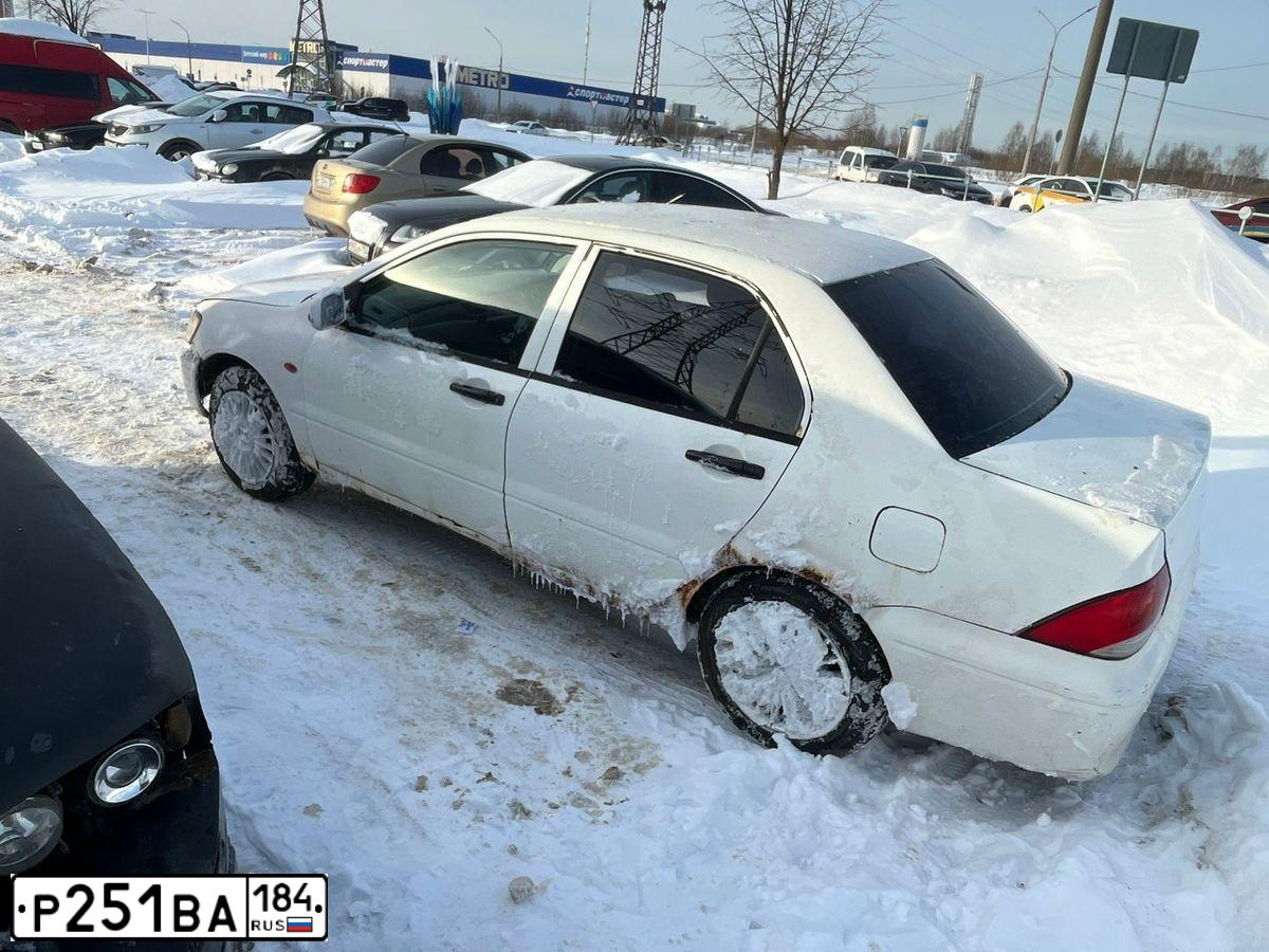 Фото автомобиля МИЦУБИСИ ЛАНСЕР МИЦУБИСИ ЛАНСЕР, 2001 — госномер Р251ВА184. Цвет: Белый