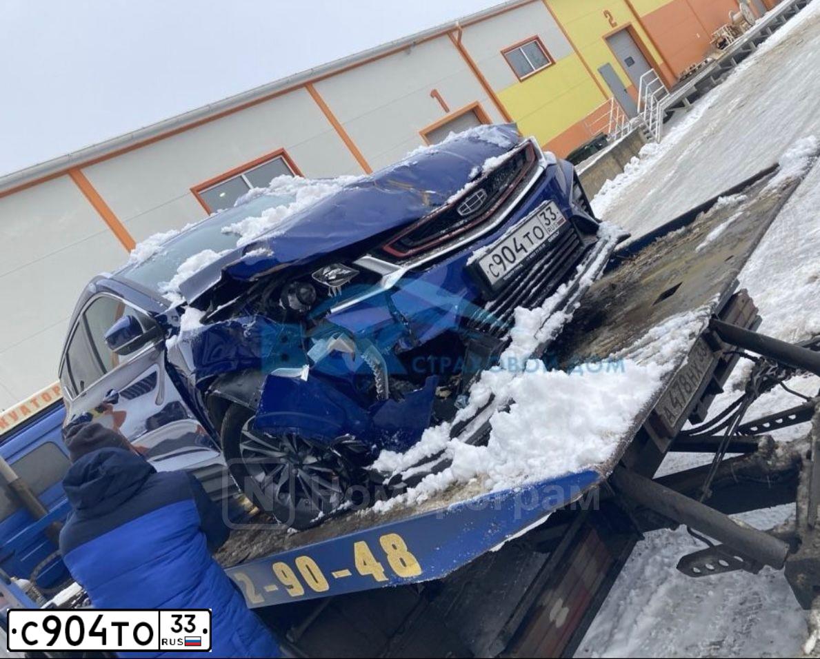 Фото автомобиля GEELY COOLRAY, 2022 — госномер У983ТВ152. Цвет: синий