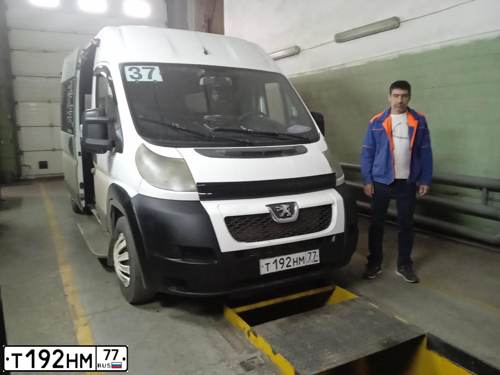 Фото автомобиля L4H2M2 A, 2012 — госномер Е912ВК156. Цвет: Белый