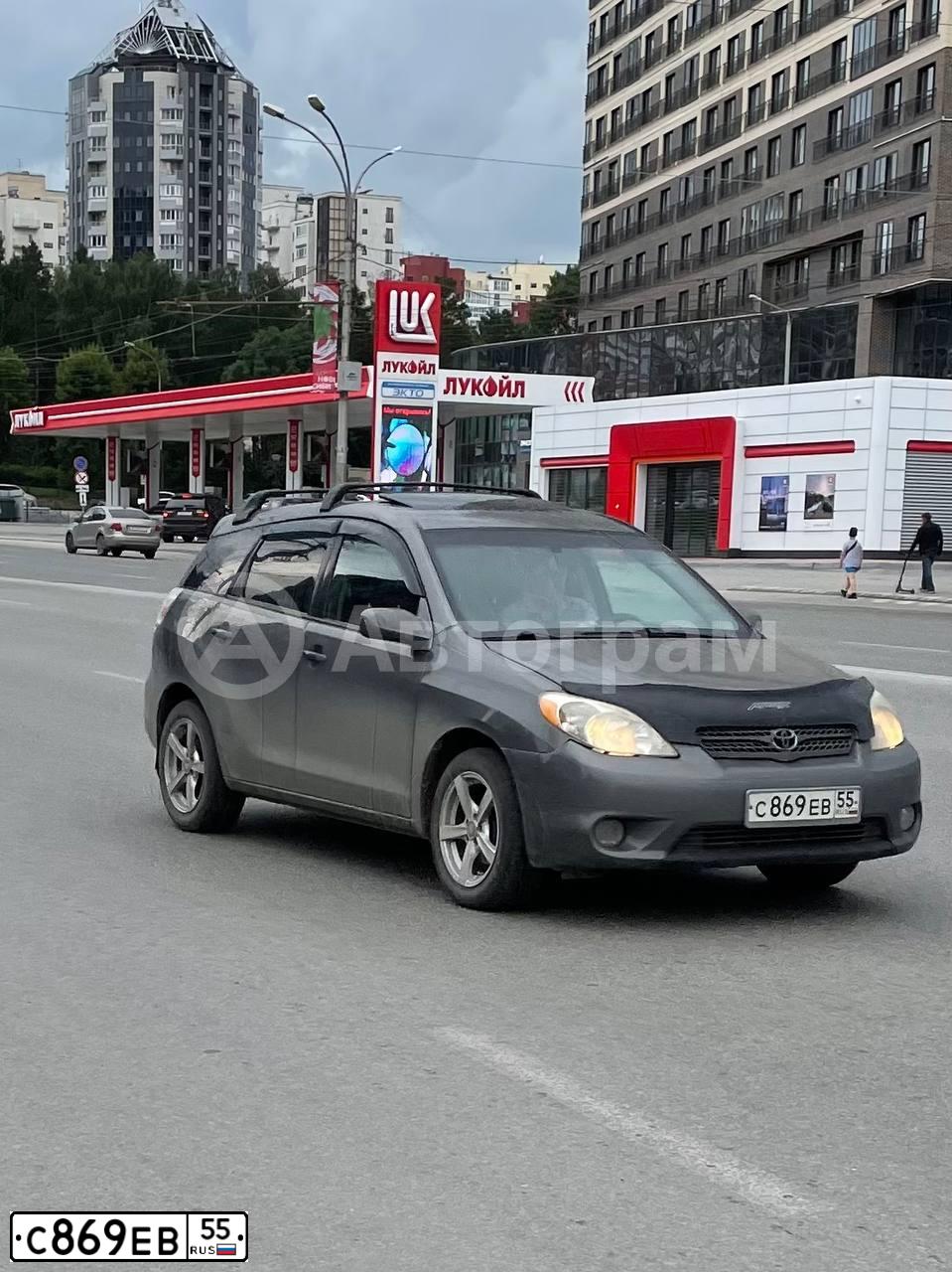 Фото автомобиля TOYOTA MATRIX, 2007 — госномер М912МР154. Цвет: ТЕМНО-СЕРЫЙ