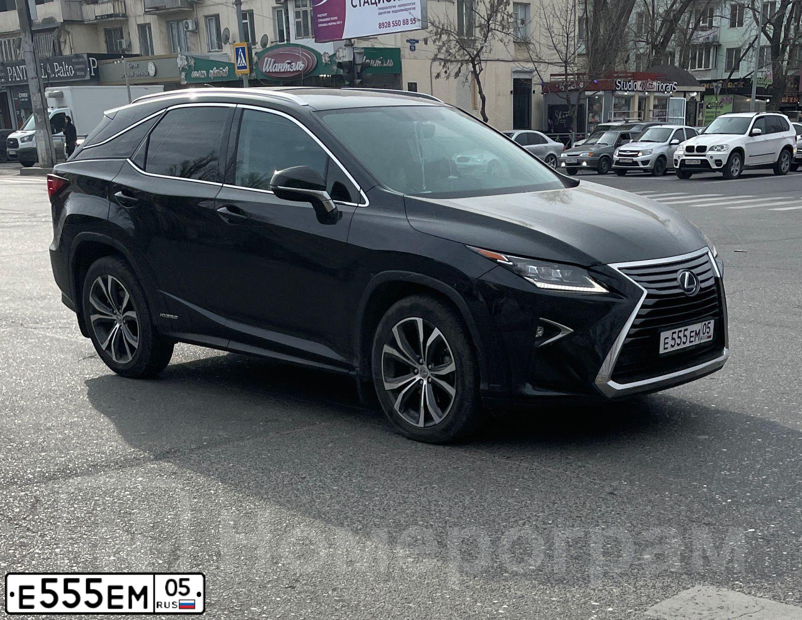 Фото автомобиля LEXUS RX450H, 2016 — госномер У405НН05. Цвет: ЧЕРНЫЙ