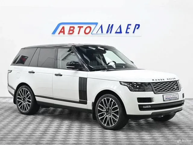 Фото автомобиля LANDROVER RANGE ROVER, 2014 — госномер О358РН797. Цвет: ЯРКО-БЕЛЫЙ