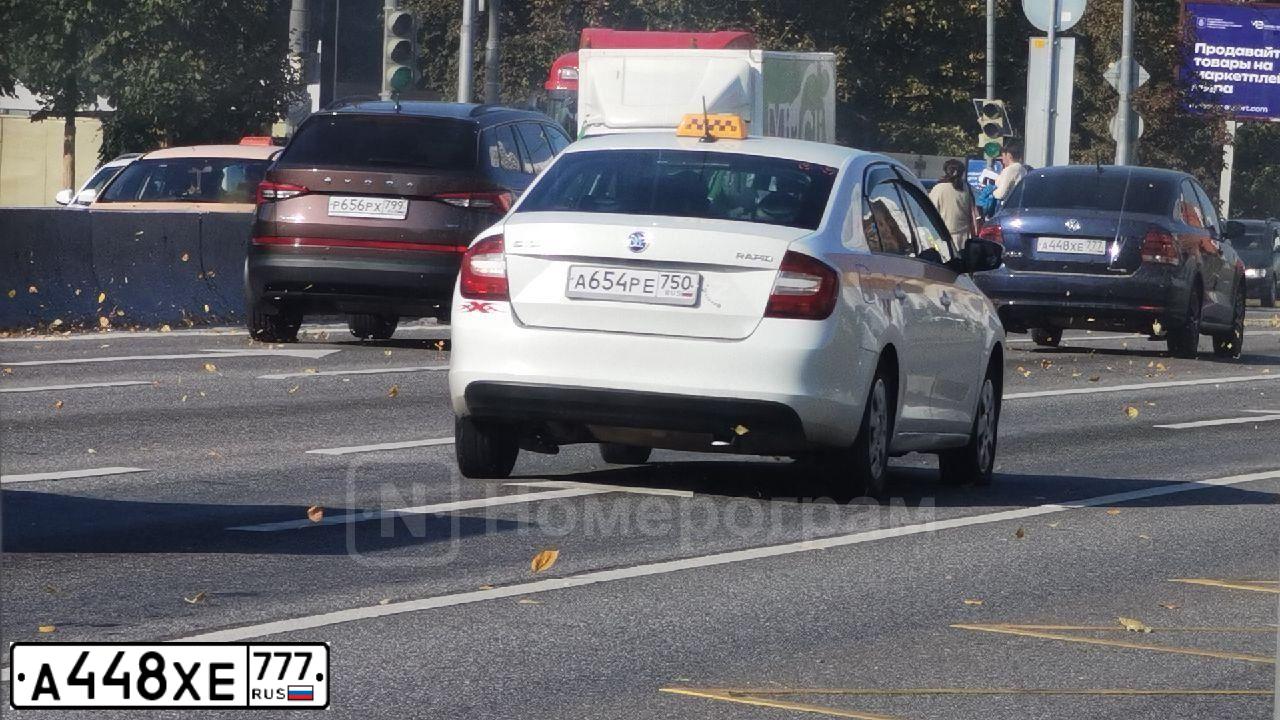 Фото автомобиля VOLKSWAGEN POLO, 2017 — госномер А448ХЕ777. Цвет: ТЕМНО-СИНИЙ