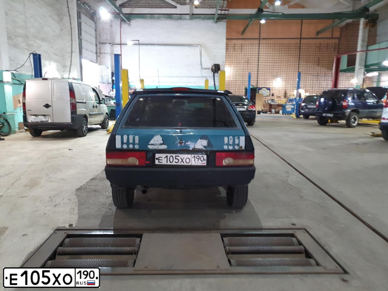 Фото автомобиля LADA 2108 SAMARA, 1998 — госномер В576ТО77. Цвет: ТЕМНО-КРАСНЫЙ