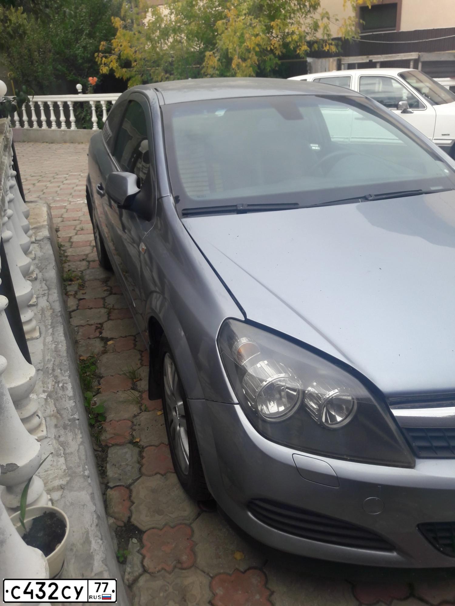 Фото автомобиля DAEWOO NEXIA, 1997 — госномер У833ЕЕ78. Цвет: СЕРЫЙ