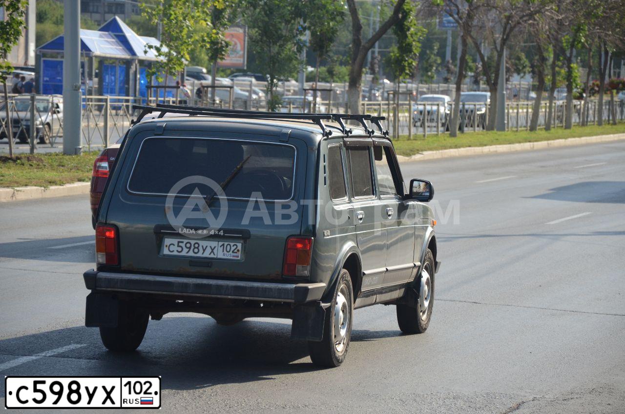 Фото автомобиля LADA 2131 NIVA, 2010 — госномер В888ТО102. Цвет: СЕРО-СИНЕ-ЗЕЛЕНЫЙ