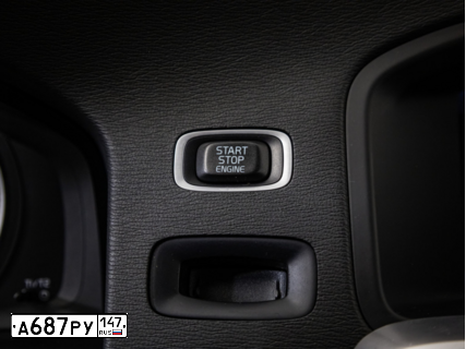 Фото автомобиля VOLVO V60, 2012 — госномер Н595ХС198. Цвет: синий