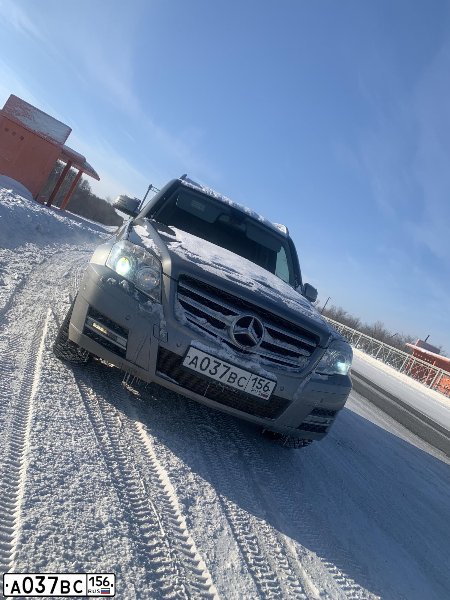Фото автомобиля MERCEDES GLK-KLASSE, 2010 — госномер А037ВС156. Цвет: СЕРЫЙ