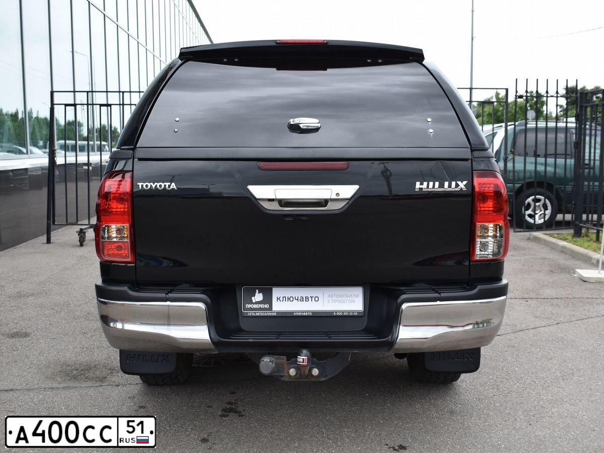 Фото автомобиля TOYOTA HILUX, 2018 — госномер Р545КК98. Цвет: ЧЕРНЫЙ