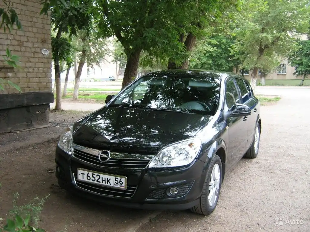 Фото автомобиля OPEL ASTRA, 2012 — госномер Т652НК56. Цвет: ЧЕРНЫЙ