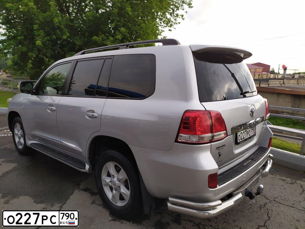 Фото автомобиля TOYOTA LANDCRUISER 200, 2009 — госномер Н960ЕХ134. Цвет: СЕРЫЙ