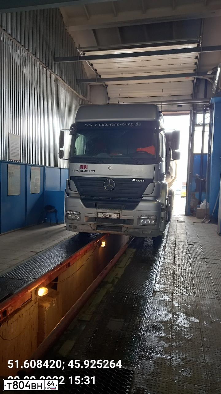 Фото автомобиля MERCEDES AXOR, 2009 — госномер Т804ВН64. Цвет: СЕРЕБРИСТЫЙ