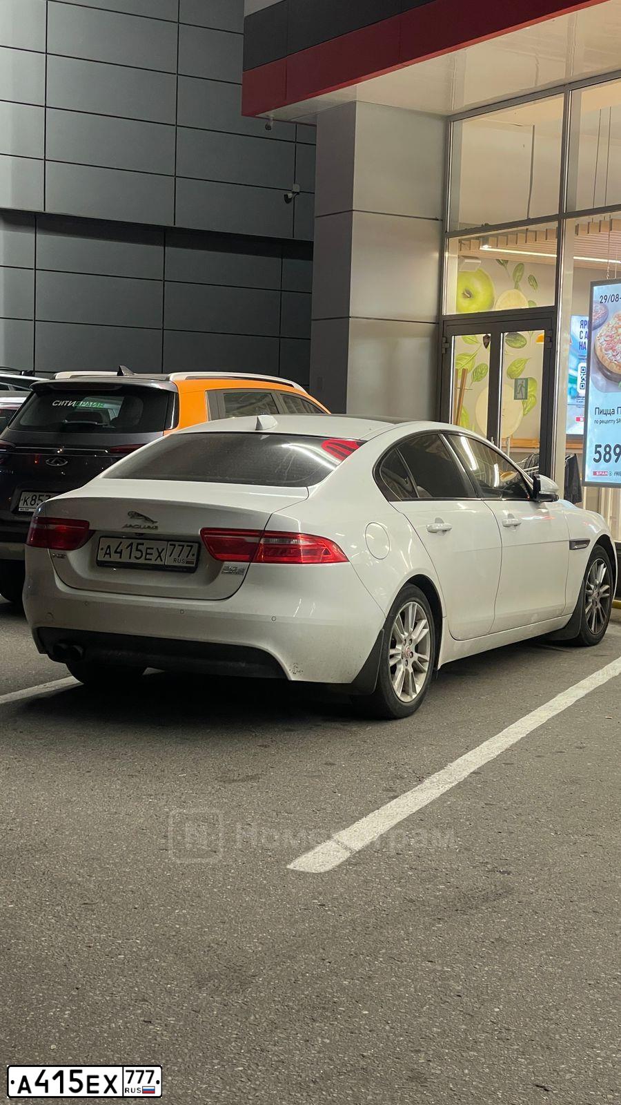 Фото автомобиля BMW SERIE 3, 2010 — госномер М738ТУ18. Цвет: Белый