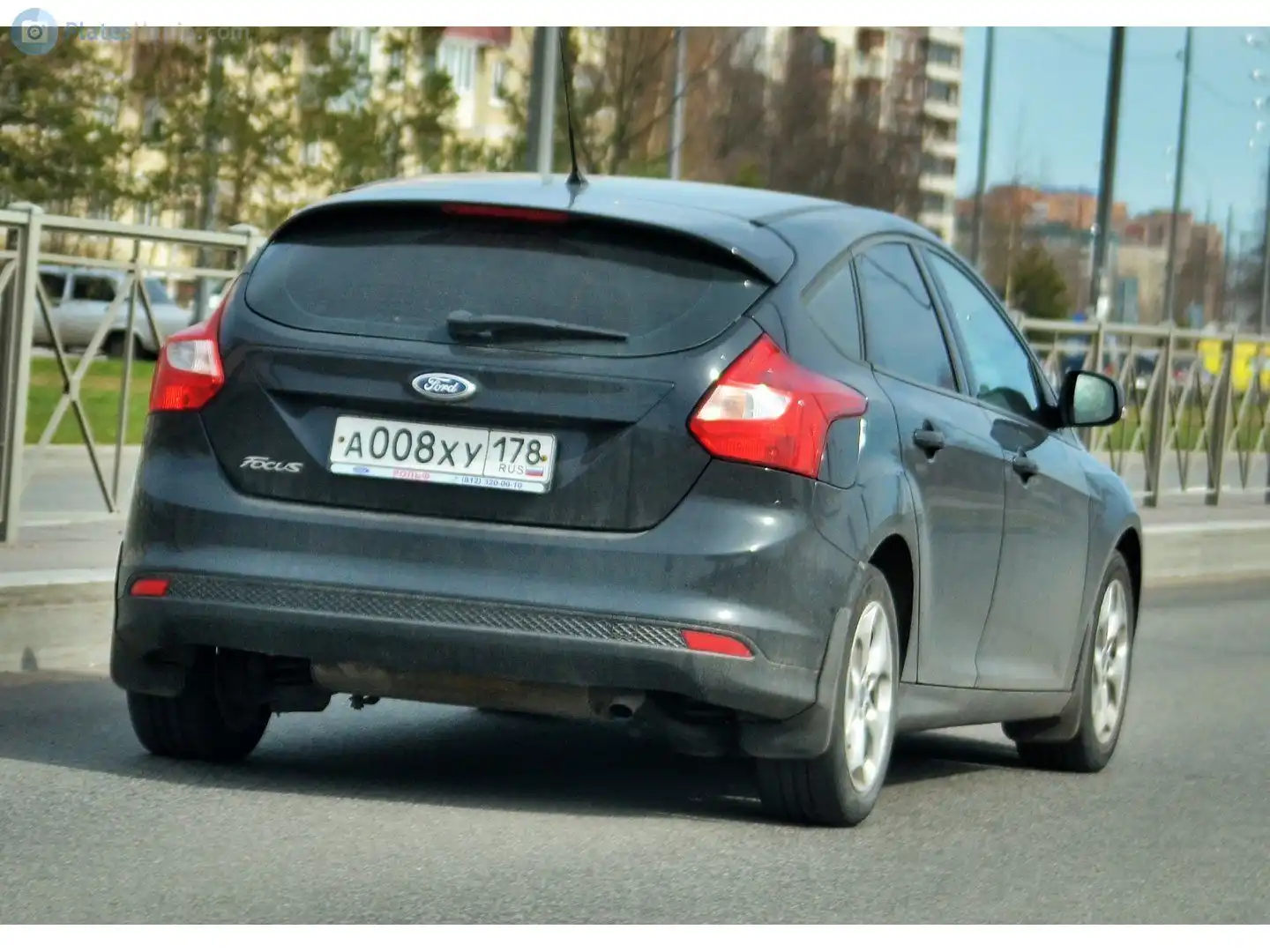 Фото автомобиля HYUNDAI SOLARIS, 2011 — госномер А008ХУ178. Цвет: КРАСНЫЙ