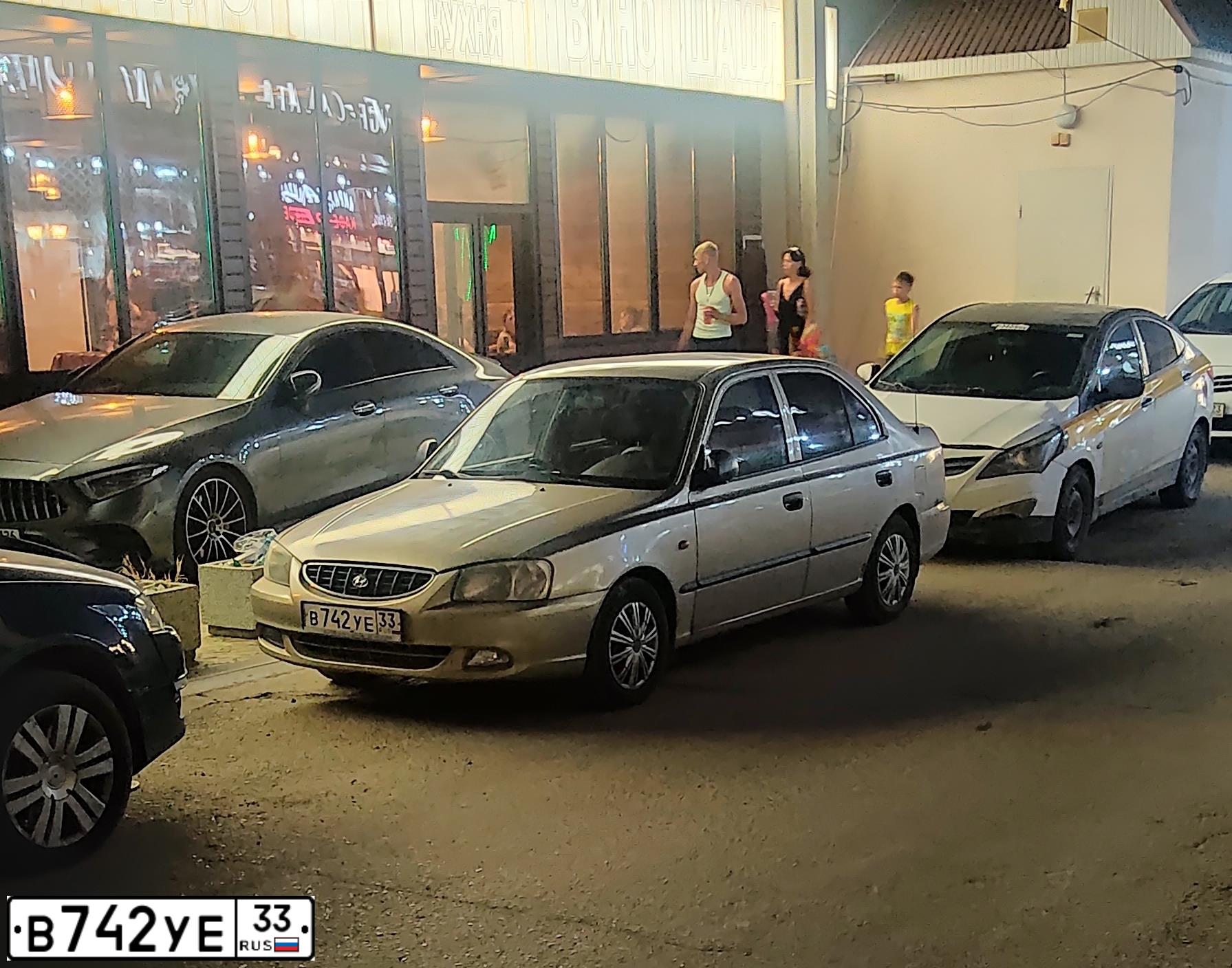 Фото автомобиля TAGAZ ACCENT, 2004 — госномер В742УЕ33. Цвет: БЕЖЕВЫЙ