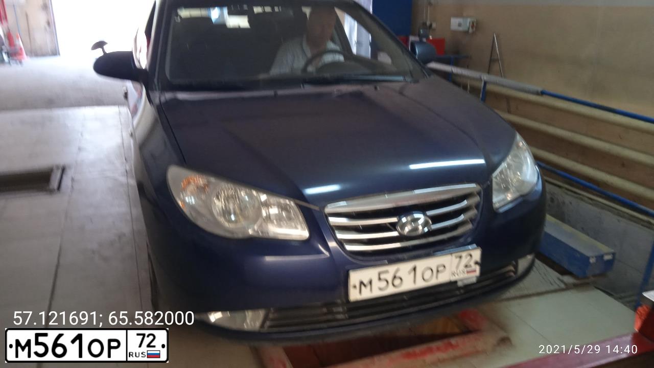 Фото автомобиля HYUNDAI ELANTRA, 2010 — госномер М561ОР72. Цвет: синий