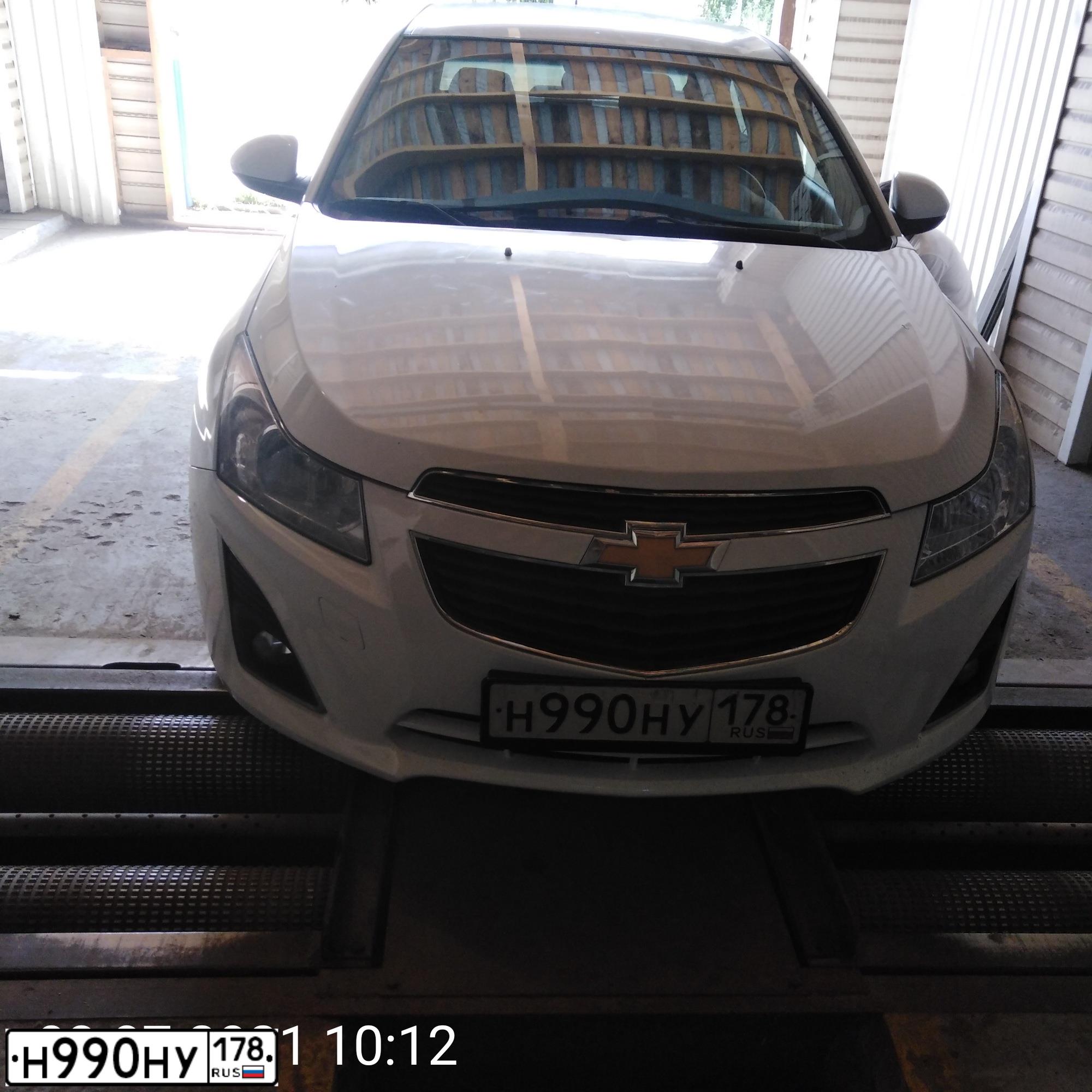 Фото автомобиля CHEVROLET CRUZE, 2013 — госномер Н990НУ178. Цвет: Белый