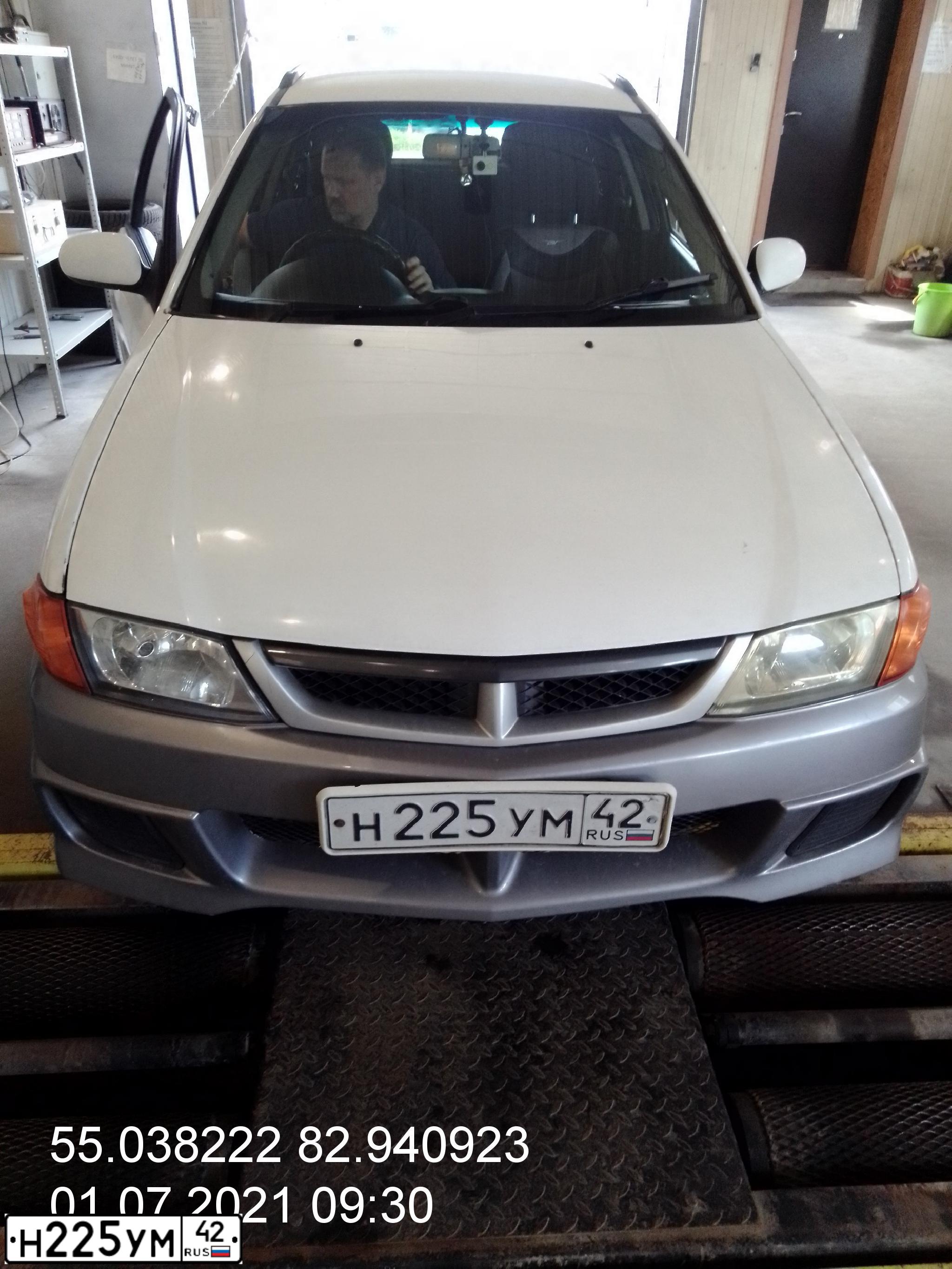 Фото автомобиля NISSAN WINGROAD, 1999 — госномер Р642НТ154