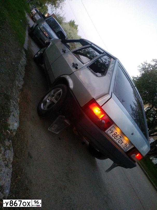 Фото автомобиля LADA 2109 SAMARA, 2003 — госномер Т176ВУ196