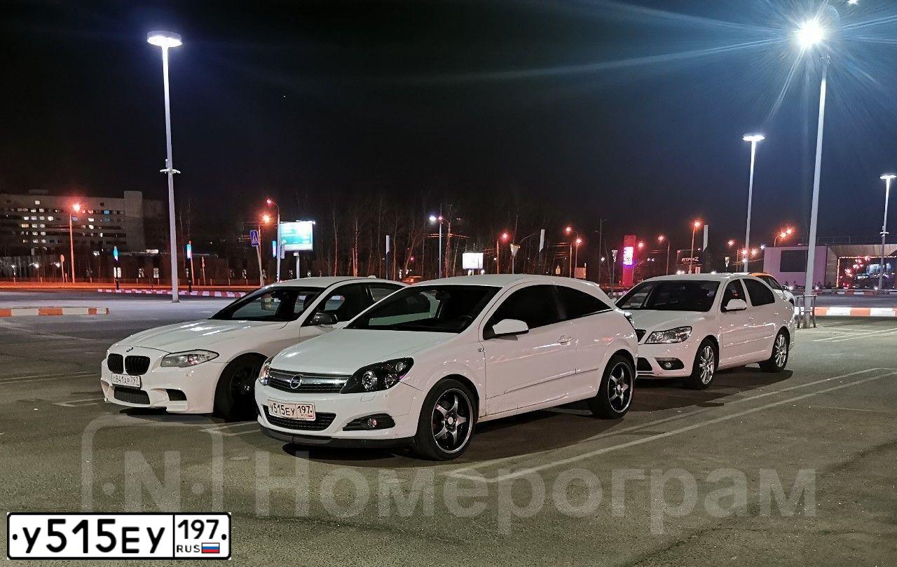 Фото автомобиля OPEL ASTRA, 2008 — госномер У299ММ977. Цвет: Белый