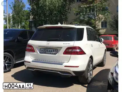 Фото автомобиля MERCEDES M-KLASSE, 2010 — госномер О720КЕ44. Цвет: БЕЛЫЙ
