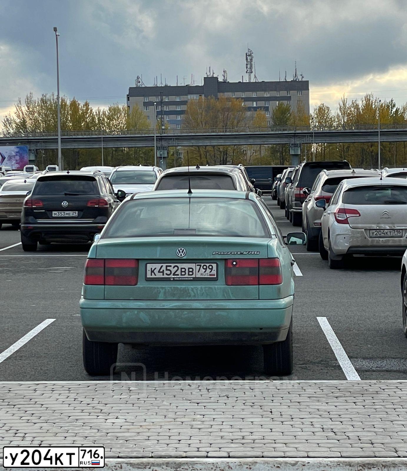 Фото автомобиля CITROEN C4, 2012 — госномер Х583СХ190. Цвет: Белый