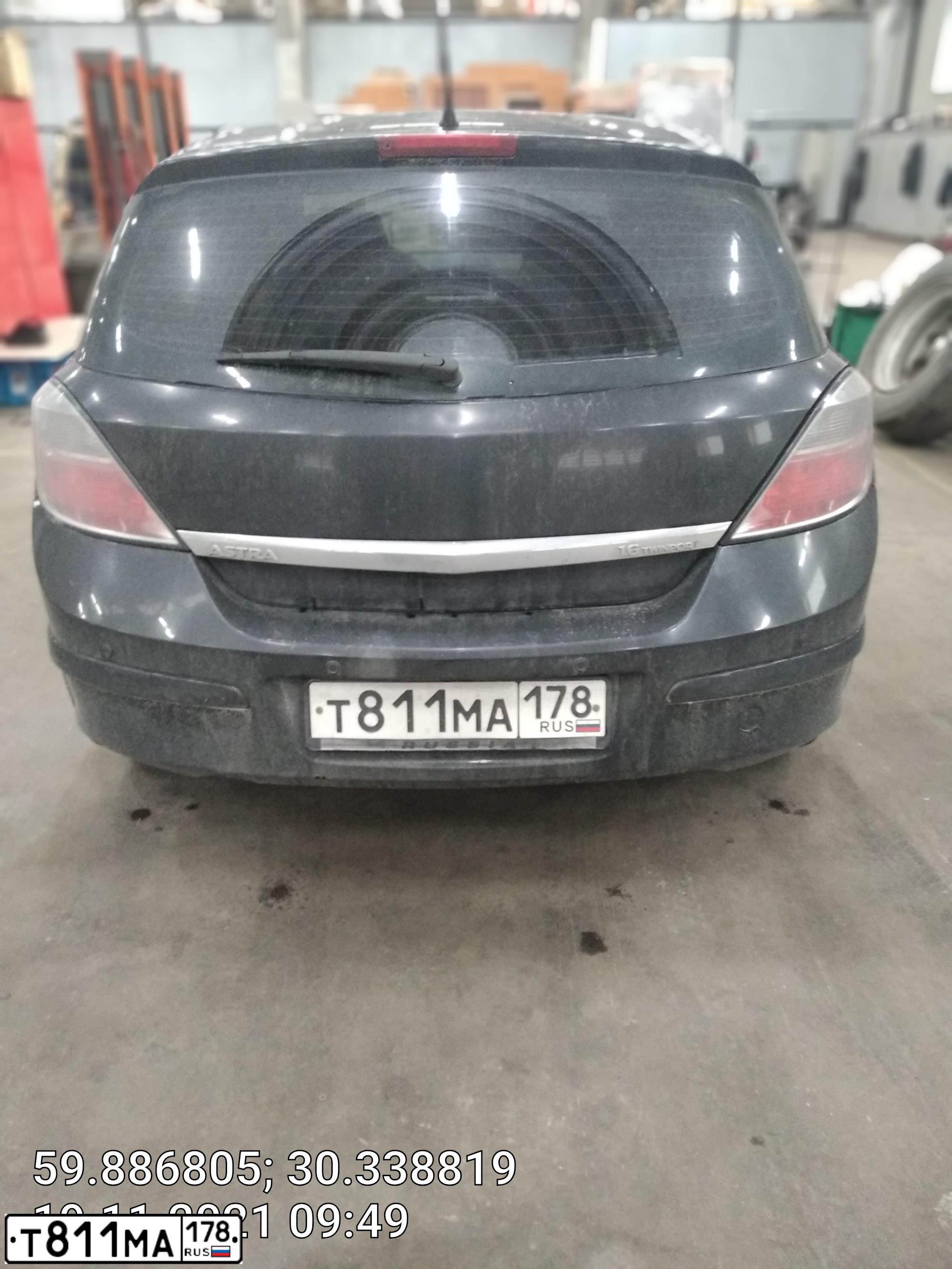 Фото автомобиля OPEL ASTRA, 2007 — госномер Т811МА178. Цвет: ЧЕРНЫЙ