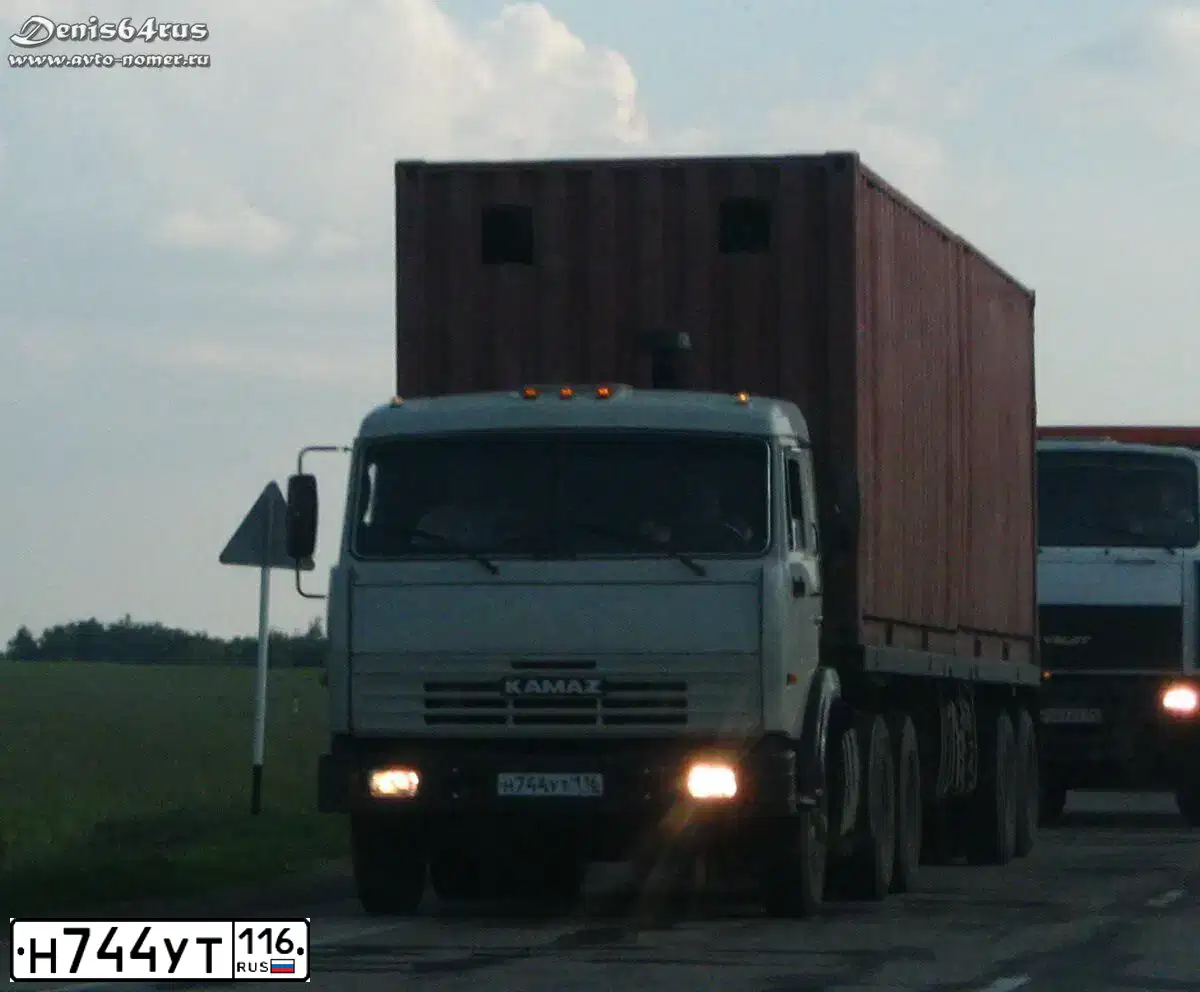Фото автомобиля KAMAZ 54115 /6X4/, 1999 — госномер Н744УТ116. Цвет: Серый