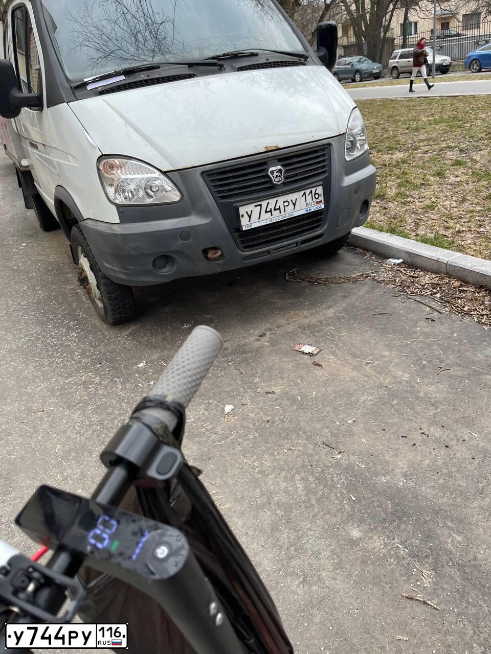 Фото автомобиля GAZ 3302, 2015 — госномер М931УУ18
