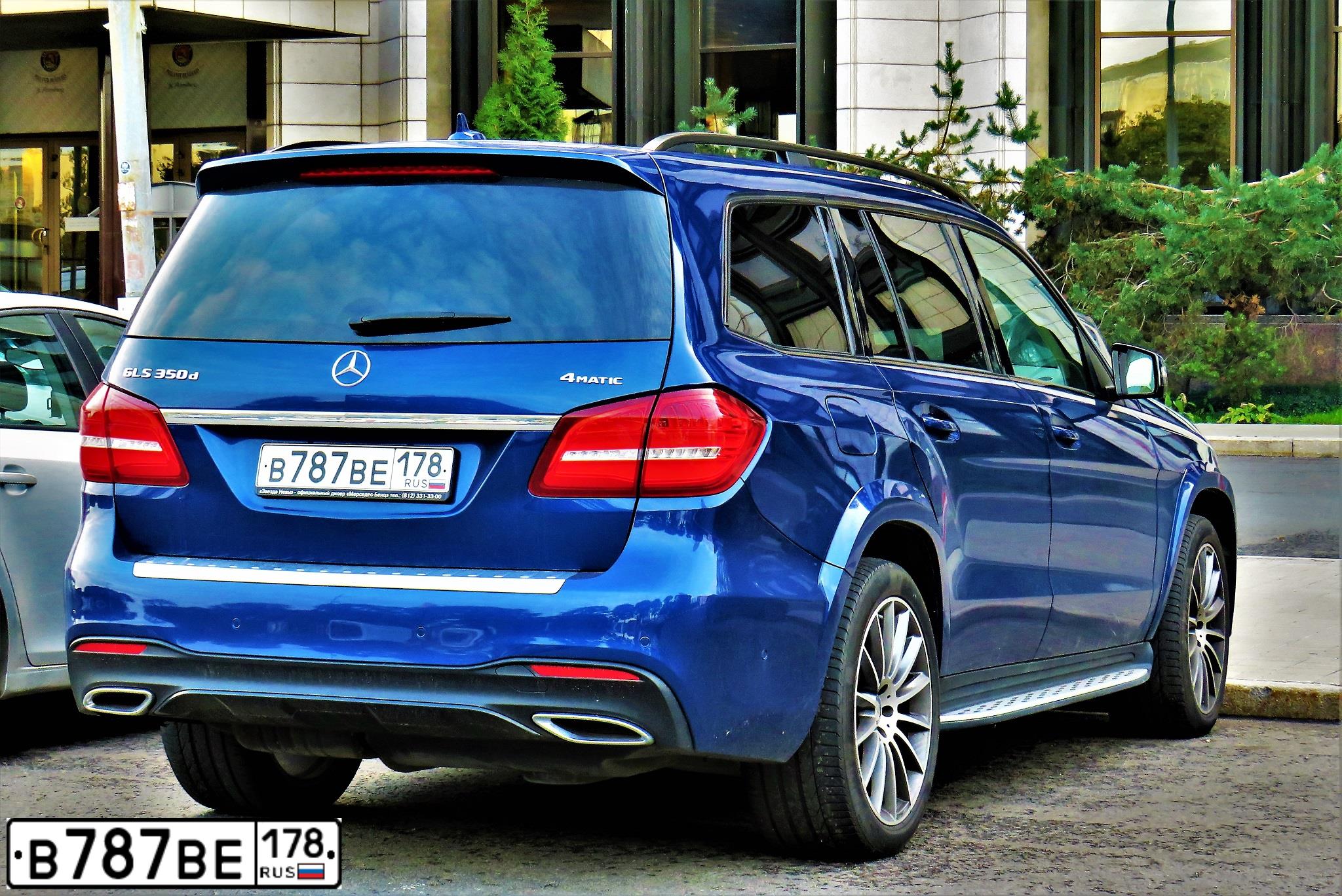 Фото автомобиля MERCEDES GLS-KLASSE, 2016 — госномер В787ВЕ178. Цвет: СИНИЙ