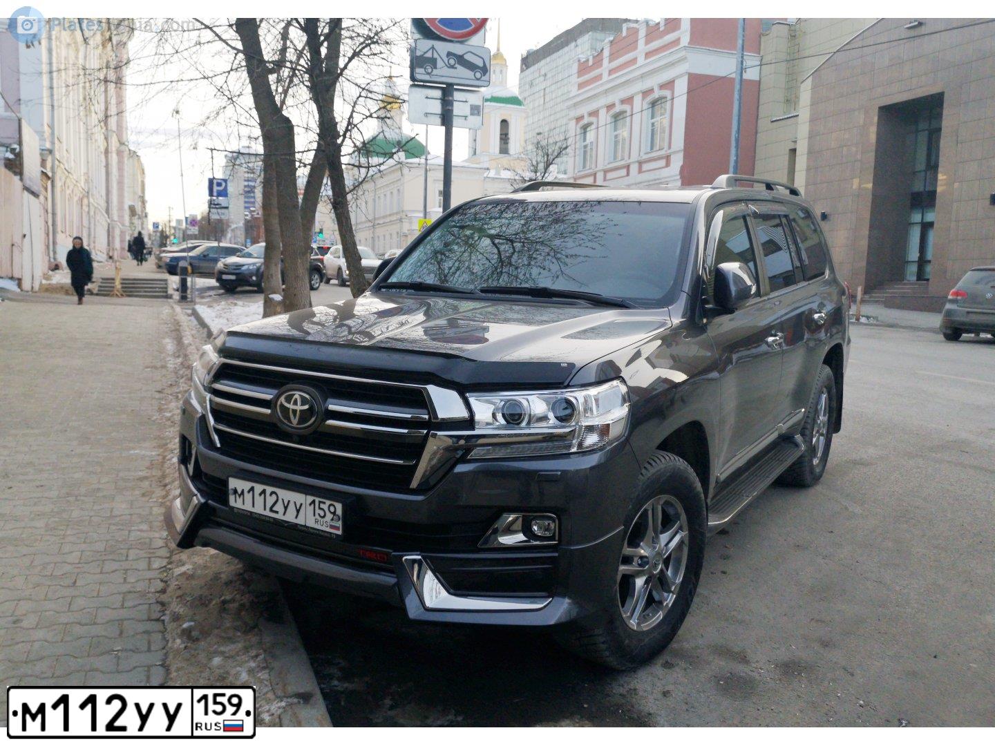 Фото автомобиля TOYOTA LANDCRUISER 200, 2019 — госномер М112УУ159. Цвет: Серый