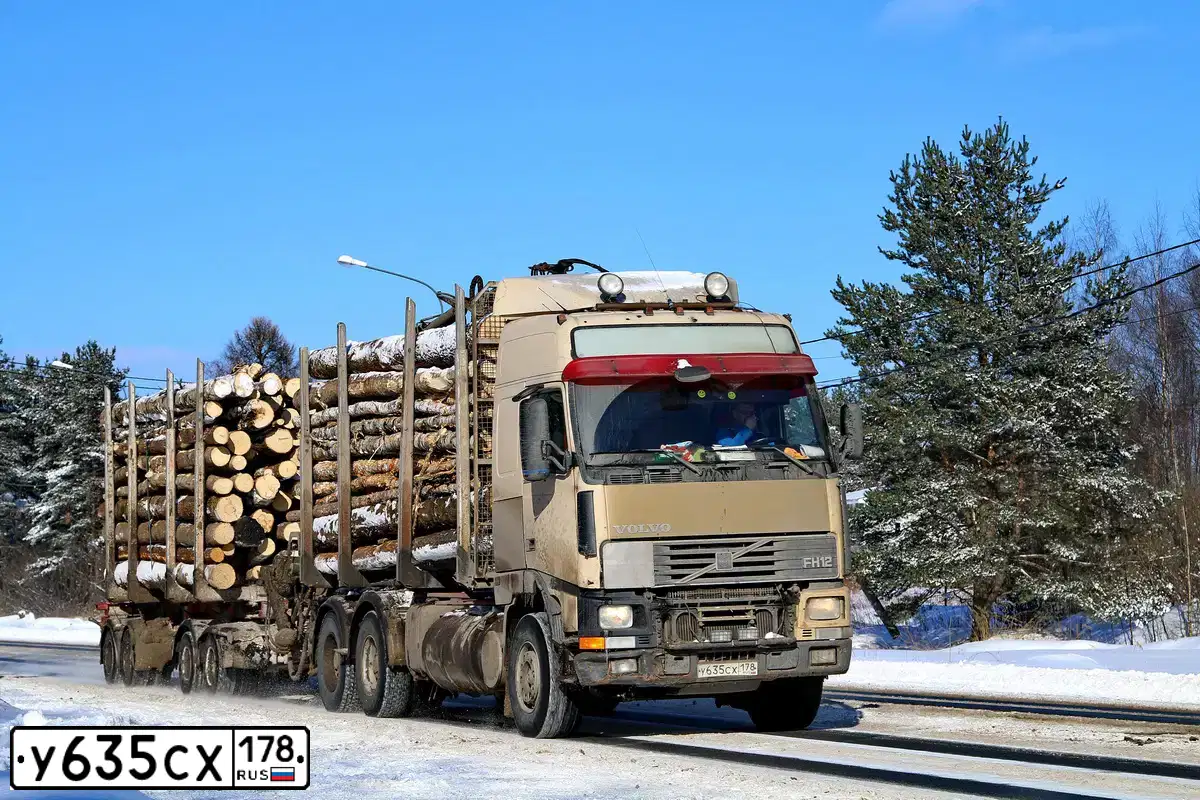 Фото автомобиля VOLVO SERIE FH /6X4/, 1999 — госномер У635СХ178. Цвет: БЕЖЕВЫЙ
