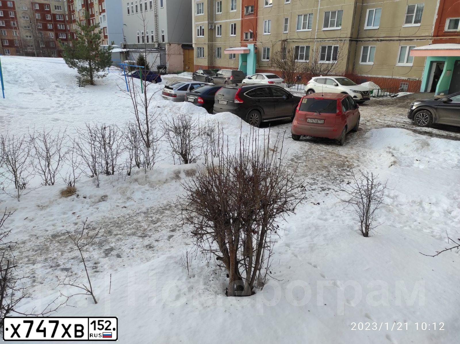 Фото автомобиля NISSAN NOTE, 2007 — госномер Х747ХВ152. Цвет: ОРАНЖЕВЫЙ