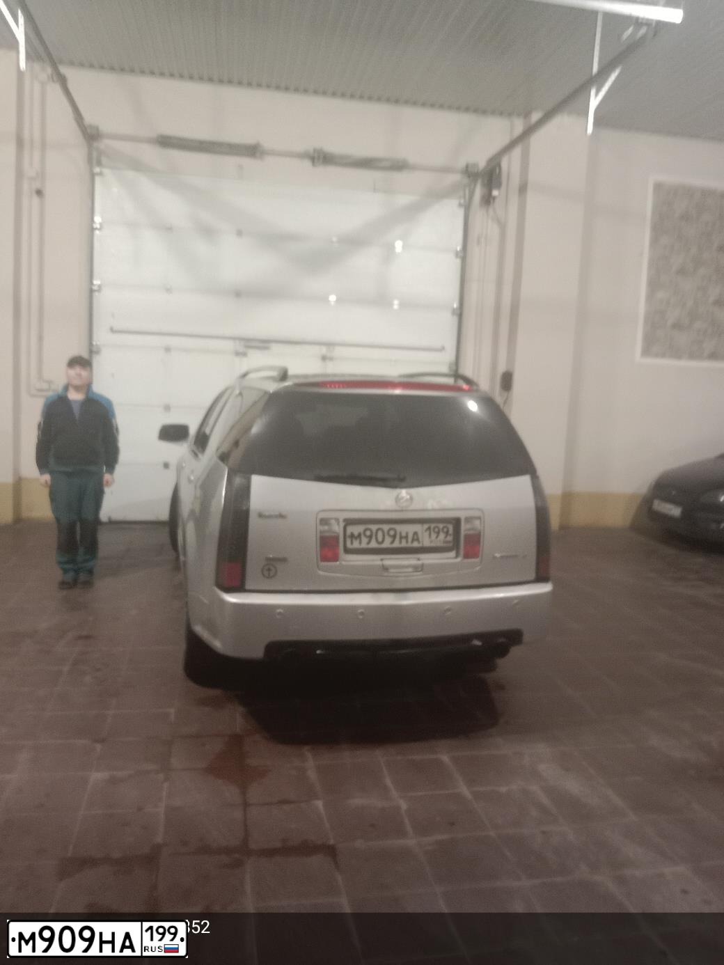 Фото автомобиля CADILLAC SRX, 2009 — госномер А700ТР76. Цвет: СЕРЫЙ