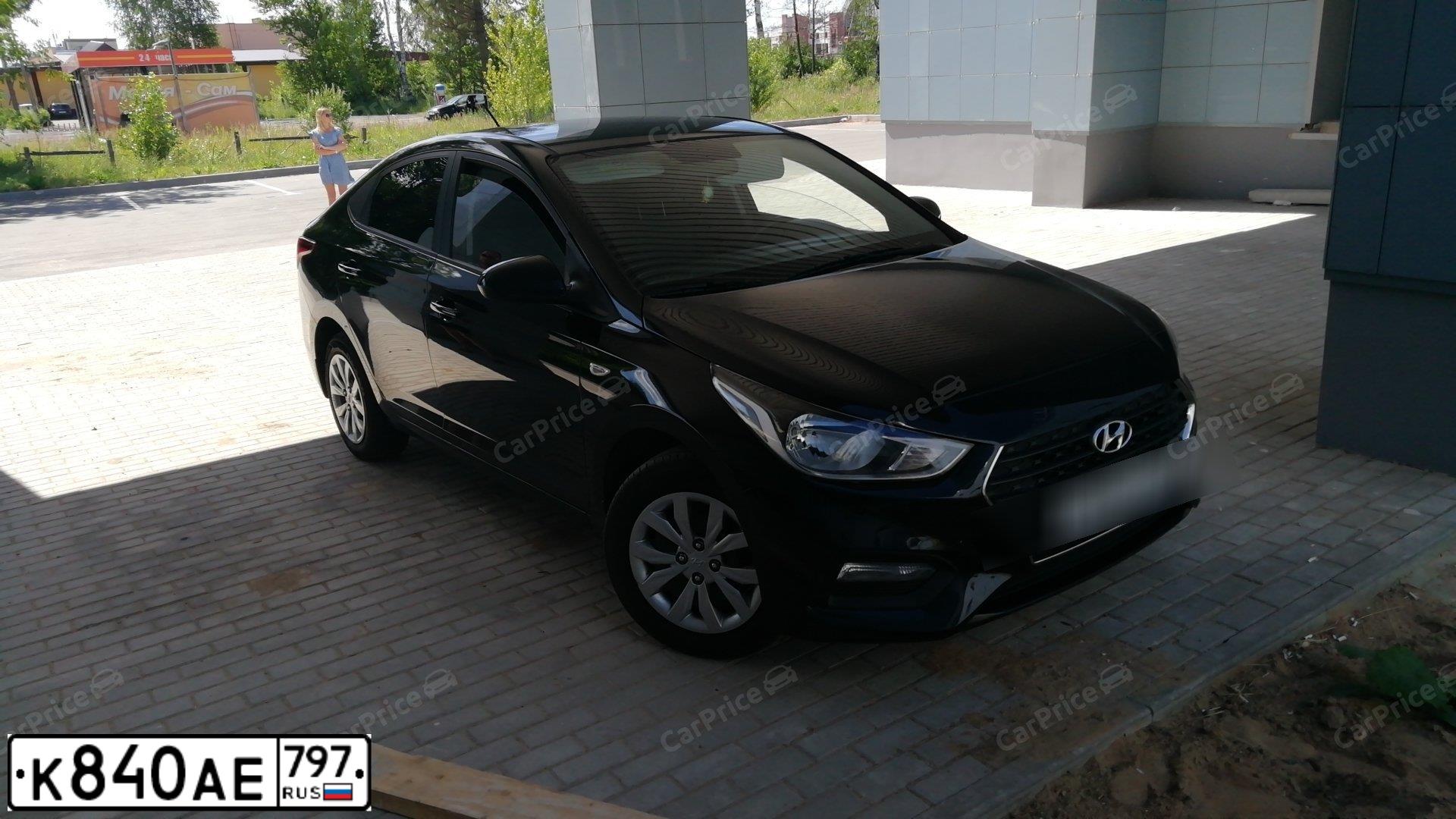 Фото автомобиля HYUNDAI SOLARIS, 2018 — госномер Е404СК69. Цвет: ЖЕЛТЫЙ