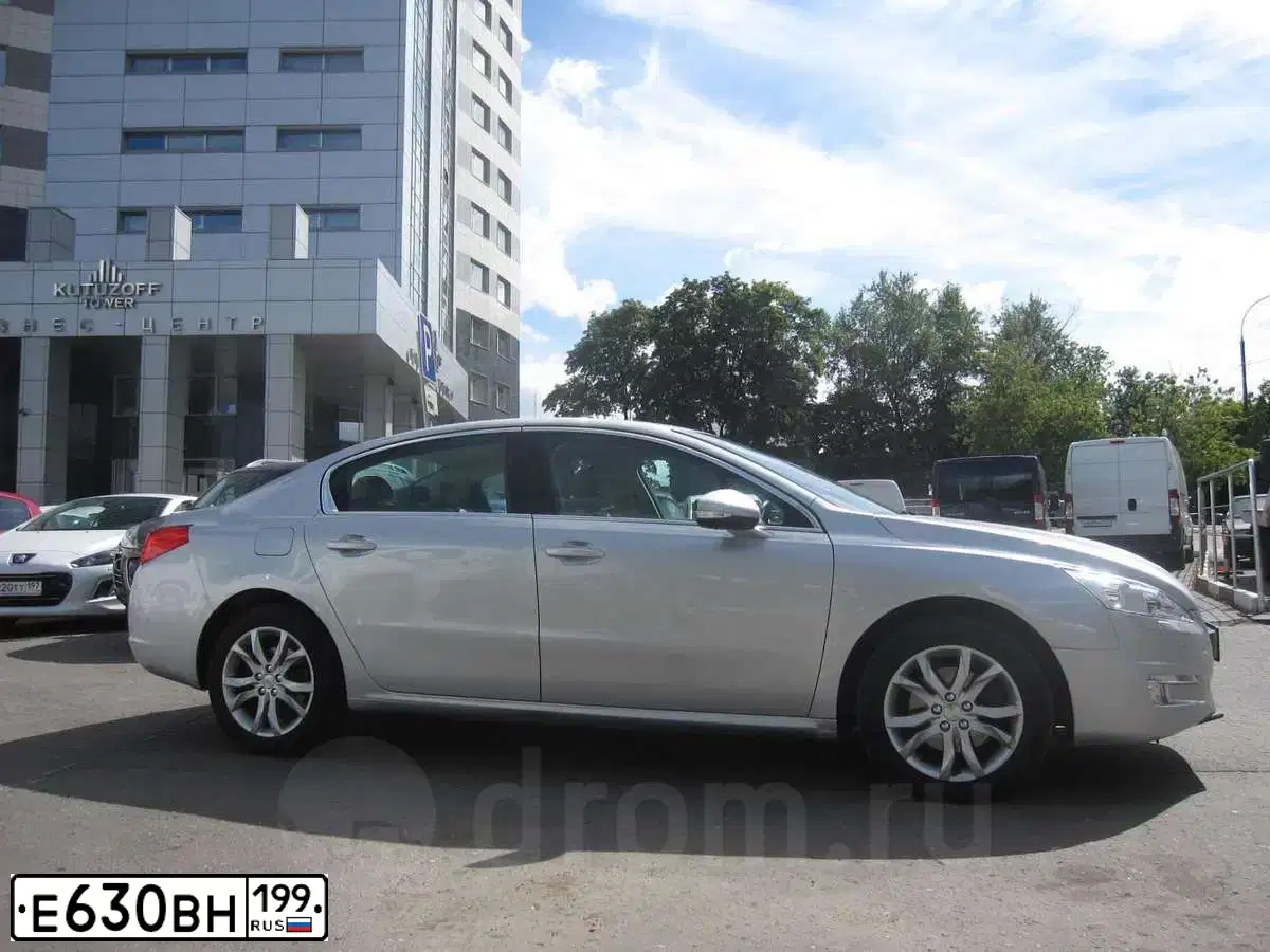 Фото автомобиля PEUGEOT 308, 2008 — госномер О579ТУ790. Цвет: ТЕМНО-СЕРЫЙ