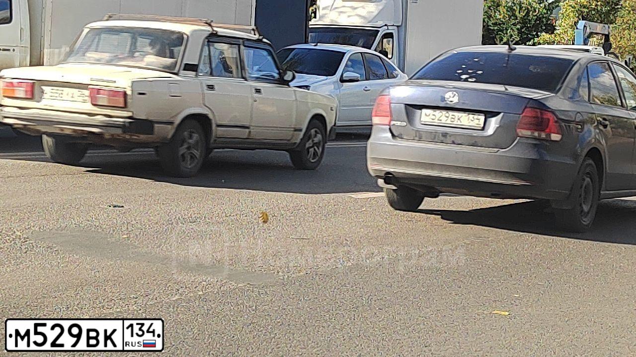 Фото автомобиля VOLKSWAGEN POLO, 2017 — госномер М529ВК134