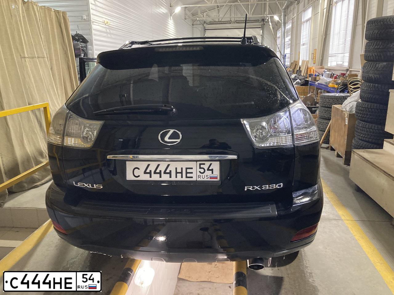 Фото автомобиля SUBARU FORESTER, 2008 — госномер Н551СА154. Цвет: Красный